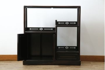 中古　美品　黒檀の風合いが魅力の小振りな茶棚(コクタン、飾り棚、違い棚、収納棚、戸棚、民芸家具)(R-082691)