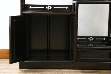 中古　美品　黒檀の風合いが魅力の小振りな茶棚(コクタン、飾り棚、違い棚、収納棚、戸棚、民芸家具)(R-082691)