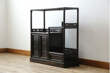 中古　美品　黒檀の風合いが魅力の小振りな茶棚(コクタン、飾り棚、違い棚、収納棚、戸棚、民芸家具)(R-082691)