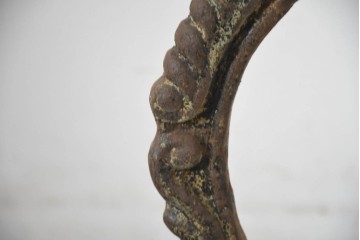 フランスアンティーク　凝ったデザインと時代が作り出した風合いが魅力の重厚な鋳造鉄脚　(R-082693)