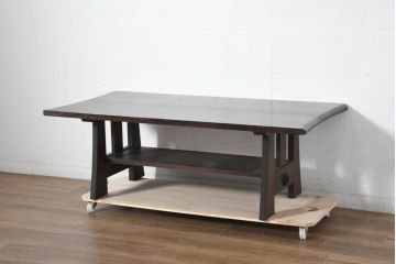 中古　希少!!　特注品　天板無垢材　岩谷堂箪笥　重厚感と装飾性を兼ね備えた金具付きローテーブル(センターテーブル、リビングテーブル、座卓、民芸家具)(製作費約50万円)(R-082696)