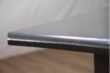 中古　希少!!　特注品　天板無垢材　岩谷堂箪笥　重厚感と装飾性を兼ね備えた金具付きローテーブル(センターテーブル、リビングテーブル、座卓、民芸家具)(製作費約50万円)(R-082696)