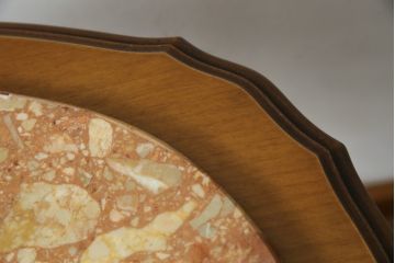 中古　イタリア　大理石トップのかわいいデザインのサイドテーブル(フラワースタンド、コンソールテーブル、ナイトテーブル、花台、飾り台)(R-082699)
