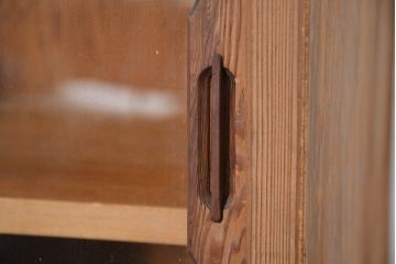 和製ビンテージ　美品　屋久杉　優しい色合いと杢目が魅力的な茶箪笥(茶タンス、収納棚、戸棚、茶棚、飾り棚、キャビネット、ヴィンテージ)(R-082701)