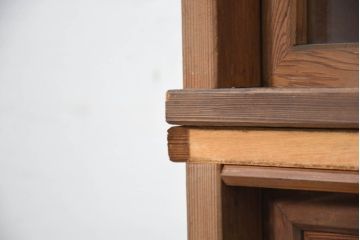 和製ビンテージ　美品　屋久杉　優しい色合いと杢目が魅力的な茶箪笥(茶タンス、収納棚、戸棚、茶棚、飾り棚、キャビネット、ヴィンテージ)(R-082701)