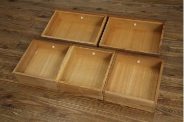 和製ビンテージ　美品　屋久杉　優しい色合いと杢目が魅力的な茶箪笥(茶タンス、収納棚、戸棚、茶棚、飾り棚、キャビネット、ヴィンテージ)(R-082701)