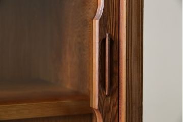 和製ビンテージ　美品　屋久杉　優しい色合いと杢目が魅力的な茶箪笥(茶タンス、収納棚、戸棚、茶棚、飾り棚、キャビネット、ヴィンテージ)(R-082701)