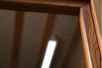 和製ビンテージ　美品　屋久杉　優しい色合いと杢目が魅力的な茶箪笥(茶タンス、収納棚、戸棚、茶棚、飾り棚、キャビネット、ヴィンテージ)(R-082701)
