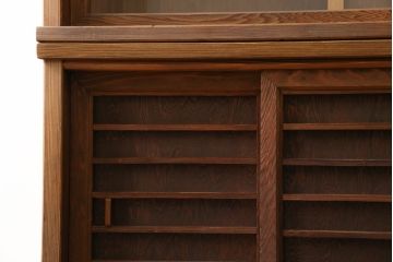 和製ビンテージ　美品　屋久杉　優しい色合いと杢目が魅力的な茶箪笥(茶タンス、収納棚、戸棚、茶棚、飾り棚、キャビネット、ヴィンテージ)(R-082701)