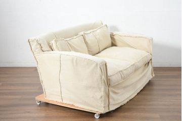 中古　HALO(ハロ)　Rayla(レイラ)　ダメージ加工　ルーズな仕上がりが魅力!!ヴィンテージスタイルが空間にこなれた風合いと深みを演出する2人掛けソファ(2P、二人掛け、英国)(R-082702)