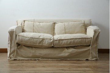 中古　HALO(ハロ)　Rayla(レイラ)　ダメージ加工　ルーズな仕上がりが魅力!!ヴィンテージスタイルが空間にこなれた風合いと深みを演出する2人掛けソファ　(R-082702)