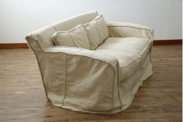 中古　HALO(ハロ)　Rayla(レイラ)　ダメージ加工　ルーズな仕上がりが魅力!!ヴィンテージスタイルが空間にこなれた風合いと深みを演出する2人掛けソファ　(R-082702)