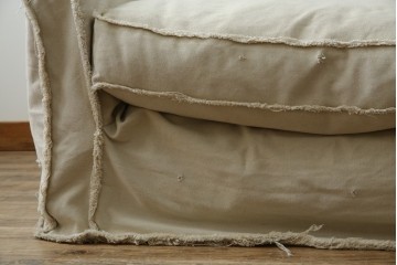 中古　HALO(ハロ)　Rayla(レイラ)　ダメージ加工　ルーズな仕上がりが魅力!!ヴィンテージスタイルが空間にこなれた風合いと深みを演出する2人掛けソファ　(R-082702)