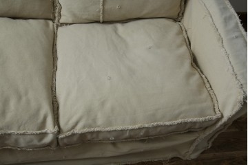 中古　HALO(ハロ)　Rayla(レイラ)　ダメージ加工　ルーズな仕上がりが魅力!!ヴィンテージスタイルが空間にこなれた風合いと深みを演出する2人掛けソファ　(R-082702)