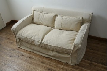 中古　HALO(ハロ)　Rayla(レイラ)　ダメージ加工　ルーズな仕上がりが魅力!!ヴィンテージスタイルが空間にこなれた風合いと深みを演出する2人掛けソファ　(R-082702)