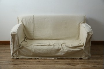 中古　HALO(ハロ)　Rayla(レイラ)　ダメージ加工　ルーズな仕上がりが魅力!!ヴィンテージスタイルが空間にこなれた風合いと深みを演出する2人掛けソファ　(R-082702)