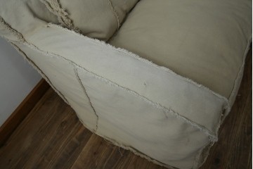 中古　HALO(ハロ)　Rayla(レイラ)　ダメージ加工　ルーズな仕上がりが魅力!!ヴィンテージスタイルが空間にこなれた風合いと深みを演出する2人掛けソファ　(R-082702)