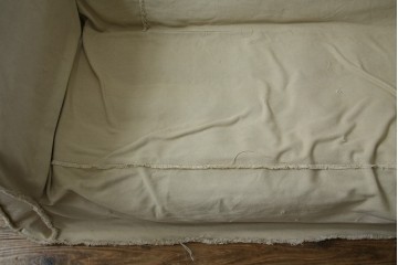 中古　HALO(ハロ)　Rayla(レイラ)　ダメージ加工　ルーズな仕上がりが魅力!!ヴィンテージスタイルが空間にこなれた風合いと深みを演出する2人掛けソファ　(R-082702)