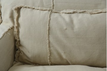 中古　HALO(ハロ)　Rayla(レイラ)　ダメージ加工　ルーズな仕上がりが魅力!!ヴィンテージスタイルが空間にこなれた風合いと深みを演出する2人掛けソファ　(R-082702)