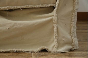 中古　HALO(ハロ)　Rayla(レイラ)　ダメージ加工　ルーズな仕上がりが魅力!!ヴィンテージスタイルが空間にこなれた風合いと深みを演出する2人掛けソファ　(R-082702)