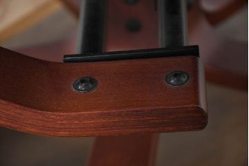 中古　超美品!!　使用感ほぼなし!　デンマークブランド　KEBE(ケベ)　TILLY(ティリー)　FRANCEBED取り扱い　本革(レザー)　全身をゆったりと預けられるリクライニングチェア+オットマンのセット(アームチェア、リクライニングチェア、ラウンジチェア、フットスツール、椅子、一人掛けソファ、1Pソファ、北欧)(定価約26万円)(R-082704)