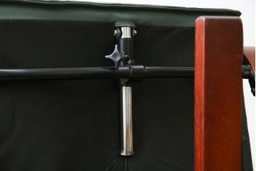 中古　超美品!!　使用感ほぼなし!　デンマークブランド　KEBE(ケベ)　TILLY(ティリー)　FRANCEBED取り扱い　本革(レザー)　全身をゆったりと預けられるリクライニングチェア+オットマンのセット(アームチェア、リクライニングチェア、ラウンジチェア、フットスツール、椅子、一人掛けソファ、1Pソファ、北欧)(定価約26万円)(R-082704)