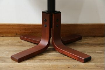 中古　超美品!!　使用感ほぼなし!　デンマークブランド　KEBE(ケベ)　TILLY(ティリー)　FRANCEBED取り扱い　本革(レザー)　全身をゆったりと預けられるリクライニングチェア+オットマンのセット(アームチェア、リクライニングチェア、ラウンジチェア、フットスツール、椅子、一人掛けソファ、1Pソファ、北欧)(定価約26万円)(R-082704)
