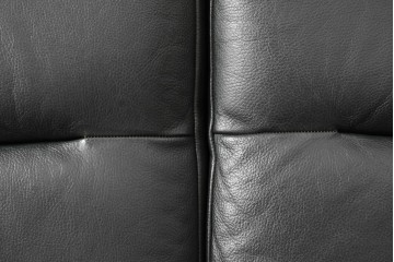 デンマークビンテージ　Dyrlund(デューロン)　本革　チーク材のフレームが重厚感と温もりを演出する3人掛けソファ　(R-082705)