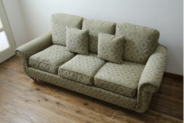中古　美品!!　イギリス　高級品!!　英国高級家具ブランド　Art forma(アートフォーマ)　キャスター付き!上品なファブリックが魅力的な3人掛けソファ(トリプルソファ、三人掛け、3P、英国)(定価約65万円)(R-082707)