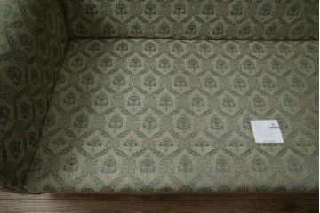 中古　美品!!　イギリス　高級品!!　英国高級家具ブランド　Art forma(アートフォーマ)　キャスター付き!上品なファブリックが魅力的な3人掛けソファ(トリプルソファ、三人掛け、3P、英国)(定価約65万円)(R-082707)