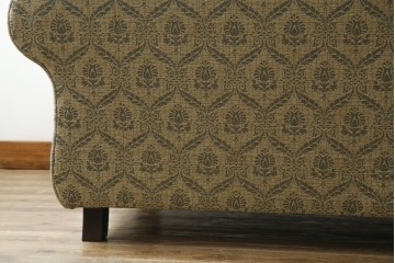 中古　美品!!　イギリス　高級品!!　英国高級家具ブランド　Art forma(アートフォーマ)　キャスター付き!上品なファブリックが魅力的な3人掛けソファ(トリプルソファ、三人掛け、3P、英国)(定価約65万円)(R-082707)