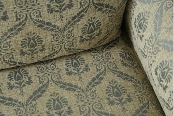 中古　美品!!　イギリス　高級品!!　英国高級家具ブランド　Art forma(アートフォーマ)　キャスター付き!上品なファブリックが魅力的な3人掛けソファ(トリプルソファ、三人掛け、3P、英国)(定価約65万円)(R-082707)