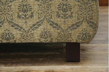 中古　美品!!　イギリス　高級品!!　英国高級家具ブランド　Art forma(アートフォーマ)　キャスター付き!上品なファブリックが魅力的な3人掛けソファ(トリプルソファ、三人掛け、3P、英国)(定価約65万円)(R-082707)