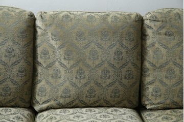 中古　美品!!　イギリス　高級品!!　英国高級家具ブランド　Art forma(アートフォーマ)　キャスター付き!上品なファブリックが魅力的な3人掛けソファ(トリプルソファ、三人掛け、3P、英国)(定価約65万円)(R-082707)