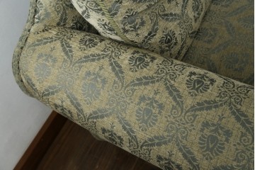 中古　美品!!　イギリス　高級品!!　英国高級家具ブランド　Art forma(アートフォーマ)　キャスター付き!上品なファブリックが魅力的な3人掛けソファ(トリプルソファ、三人掛け、3P、英国)(定価約65万円)(R-082707)