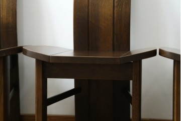 中古　美品　希少な廃番品!!　カリモク家具(karimoku)　ナラ(楢)材　持ち手付き　和モダンなハイバックチェア4脚セット　(R-082709)