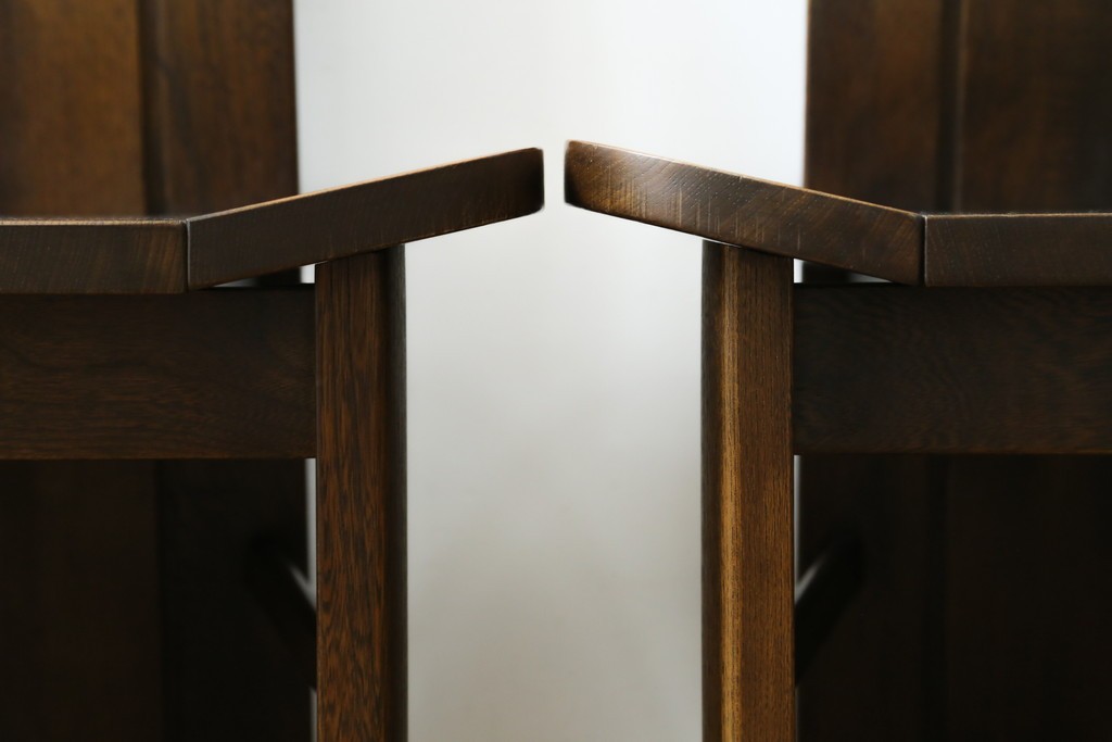 中古　美品　希少な廃番品!!　カリモク家具(karimoku)　ナラ(楢)材　持ち手付き　和モダンなハイバックチェア4脚セット　(R-082709)