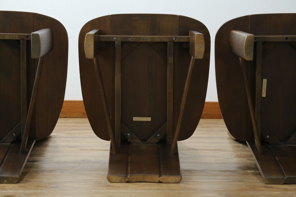 中古　美品　希少な廃番品!!　カリモク家具(karimoku)　ナラ(楢)材　持ち手付き　和モダンなハイバックチェア4脚セット　(R-082709)