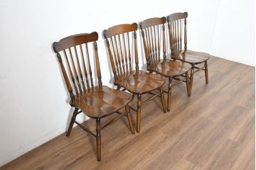 中古　美品　カリモク家具(karimoku)　コロニアルシリーズ(Colonial)　クラシカルな美しさと快適性を兼ね備えたウィンザーチェア4脚セット(ダイニングチェア、アームレスチェア、椅子、イス、バラ売り可能)(R-082710)