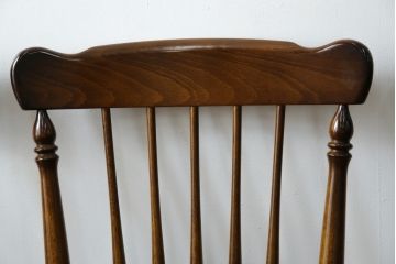 中古　美品　カリモク家具(karimoku)　コロニアルシリーズ(Colonial)　クラシカルな美しさと快適性を兼ね備えたウィンザーチェア4脚セット(ダイニングチェア、アームレスチェア、椅子、イス、バラ売り可能)(R-082710)