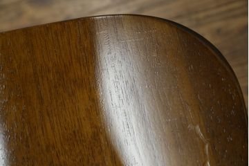 中古　美品　カリモク家具(karimoku)　コロニアルシリーズ(Colonial)　クラシカルな美しさと快適性を兼ね備えたウィンザーチェア4脚セット(ダイニングチェア、アームレスチェア、椅子、イス、バラ売り可能)(R-082710)