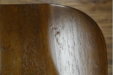 中古　美品　カリモク家具(karimoku)　コロニアルシリーズ(Colonial)　クラシカルな美しさと快適性を兼ね備えたウィンザーチェア4脚セット(ダイニングチェア、アームレスチェア、椅子、イス、バラ売り可能)(R-082710)