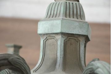 フランスアンティーク　特大で重厚!!一般家庭用とは思えないほど立派!凝った装飾のブロンズ製キャンドル式シャンデリア(天井照明、吊り下げ照明、ペンダントライト、蝋燭型、キャンドル型)(R-082715)