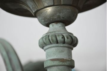フランスアンティーク　特大で重厚!!一般家庭用とは思えないほど立派!凝った装飾のブロンズ製キャンドル式シャンデリア(天井照明、吊り下げ照明、ペンダントライト、蝋燭型、キャンドル型)(R-082715)