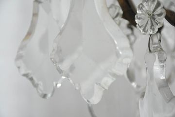 ヨーロッパアンティーク　極上品!!　大型　優美な雫型の装飾が光を柔らかく反射し幻想的な空間を作り上げるシャンデリア(8灯、天井照明、吊り下げ照明)(R-082721)