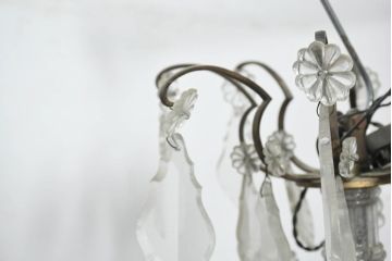ヨーロッパアンティーク　極上品!!　大型　優美な雫型の装飾が光を柔らかく反射し幻想的な空間を作り上げるシャンデリア(8灯、天井照明、吊り下げ照明)(R-082721)