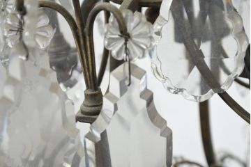 ヨーロッパアンティーク　極上品!!　大型　優美な雫型の装飾が光を柔らかく反射し幻想的な空間を作り上げるシャンデリア(8灯、天井照明、吊り下げ照明)(R-082721)
