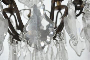 ヨーロッパアンティーク　極上品!!　大型　優美な雫型の装飾が光を柔らかく反射し幻想的な空間を作り上げるシャンデリア(8灯、天井照明、吊り下げ照明)(R-082721)