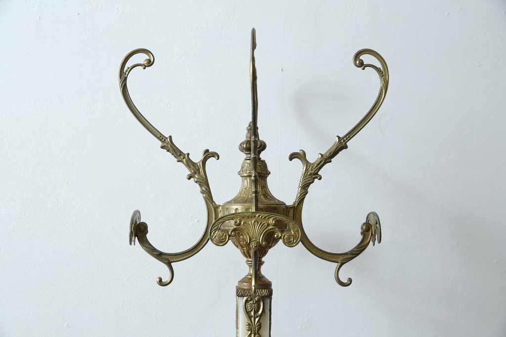 イタリアヴィンテージ　ブラスの重厚感と大理石支柱の上品さが際立つコートハンガー　(R-082725)