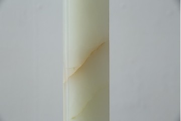 イタリアヴィンテージ　ブラスの重厚感と大理石支柱の上品さが際立つコートハンガー　(R-082725)